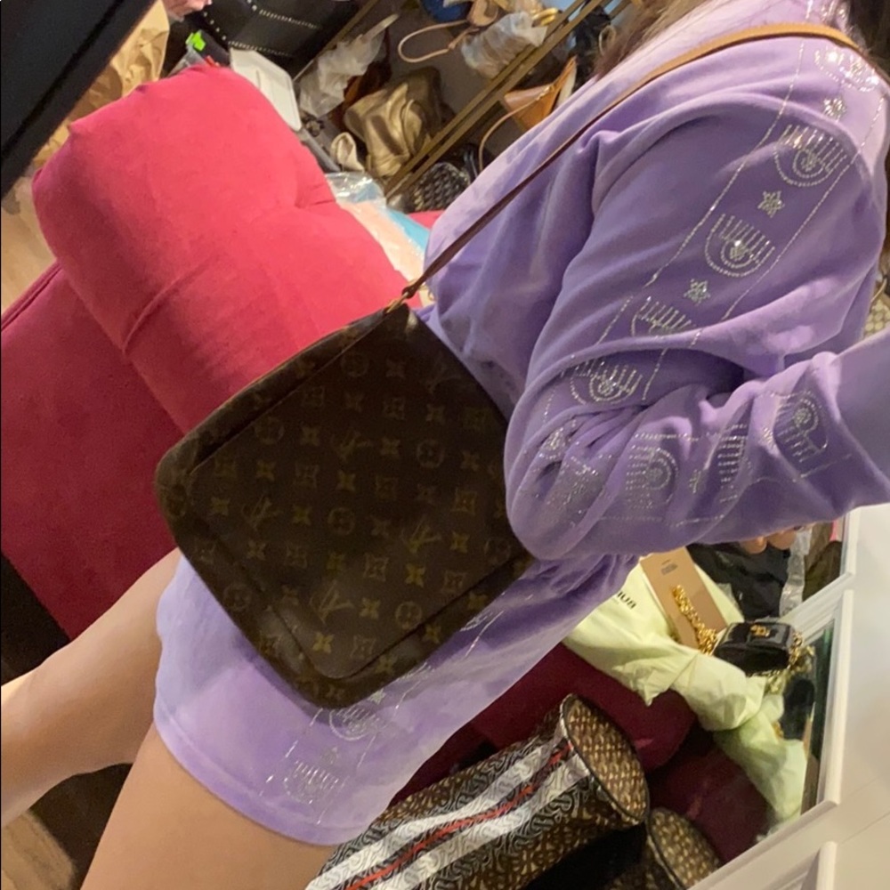 Louis Vuitton shoulder bag